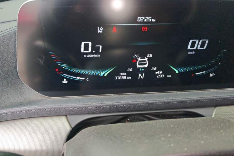 Used FORTHING T5 EVO 2021 1.5TD DCT Diamond Edition Odometer Close Up