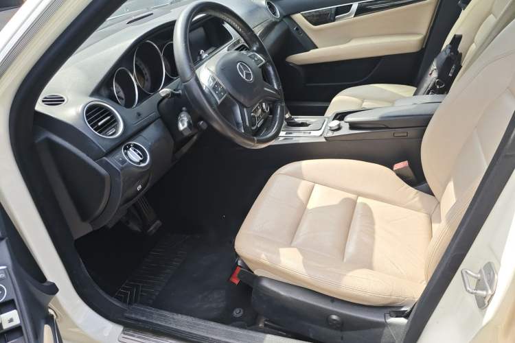 Used Mercedes-Benz C-Class 2011 C 200 CGI Fashion Model Left Front Seat