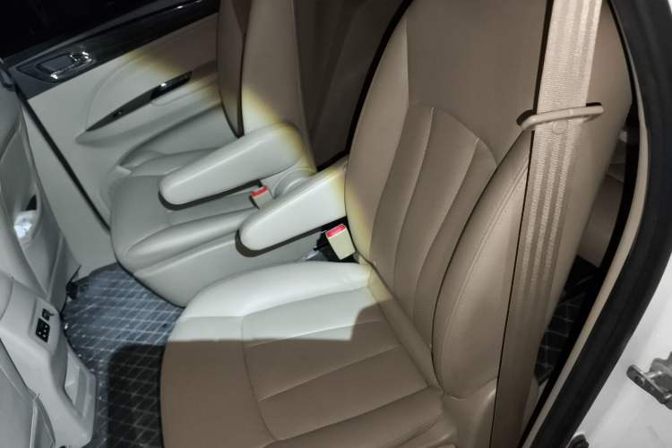 Used Baojun 730 2016 1.8L iAMT Comfort Version 7 Seats