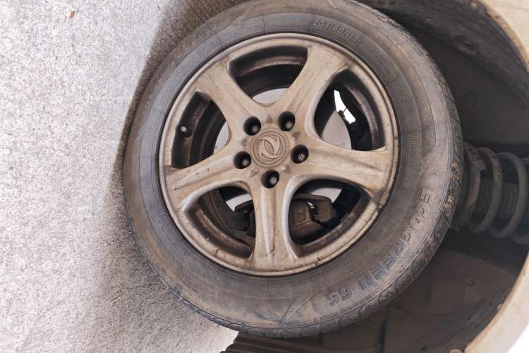 Used Dongfeng Shuaike 2014 1.6L Manual Comfort 7-Seater China V Standard