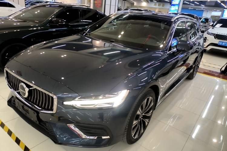 Used Volvo V60 2024 B5 Zhiyuan Luxury Edition