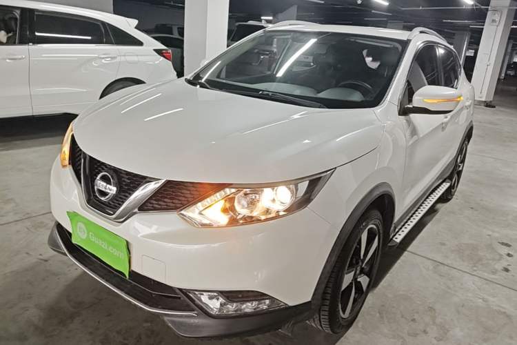 Ojetý Nissan Qashqai 2017 2.0L CVT Smart Enjoyment Version China V Standard
