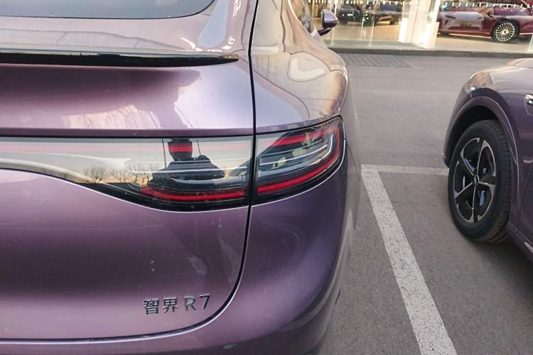 Used Hima Luxeed R7 2025 Extended-Range 331km Ultra
