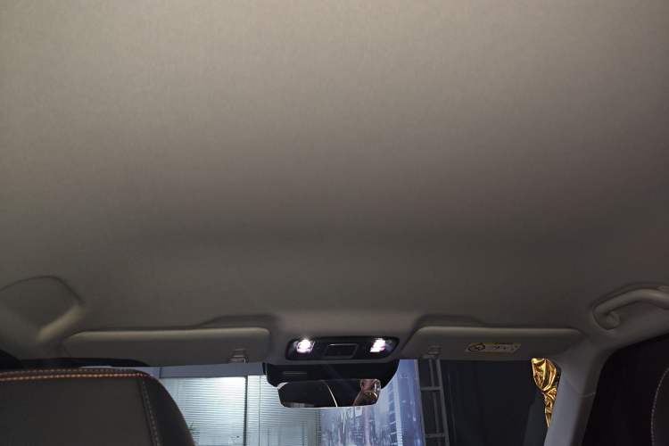 Used BAIC Off-Road BJ30 2026 Model Traveler 1.5T DCT Two-Wheel Drive Standard Version Headliner