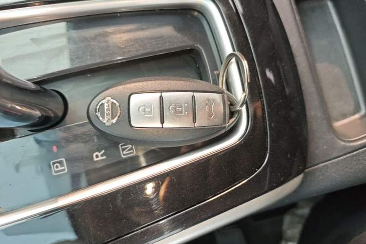 Used Nissan Sylphy 2019 1.6XV CVT Smart Connect Luxury Edition China VI Standard Vehicle Key