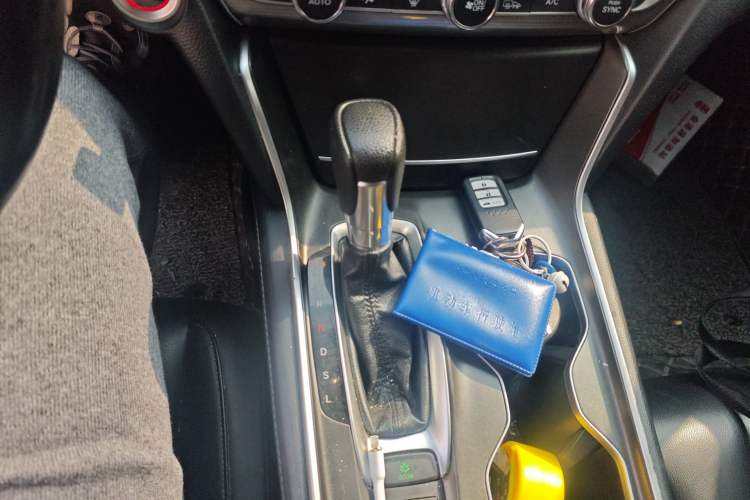 Used Honda Accord 2018 260TURBO Luxury Edition China V Emission Standard Gear Lever