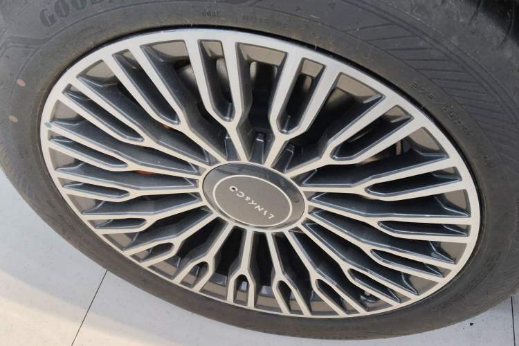 Used Lynk & Co 900 2025 2.0T Exploration Edition