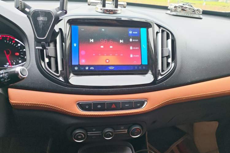 Used Chery Tiggo 7 2016 2.0L CVT Shining Edition
