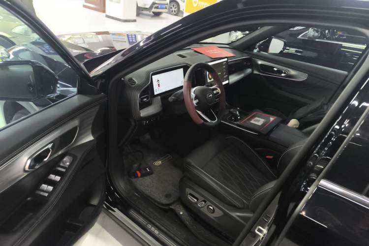 Used GAC Trumpchi GS8 2025 Linghang Series 2.0 TGDI Two-Wheel-Drive Luxury Edition 5 Seats