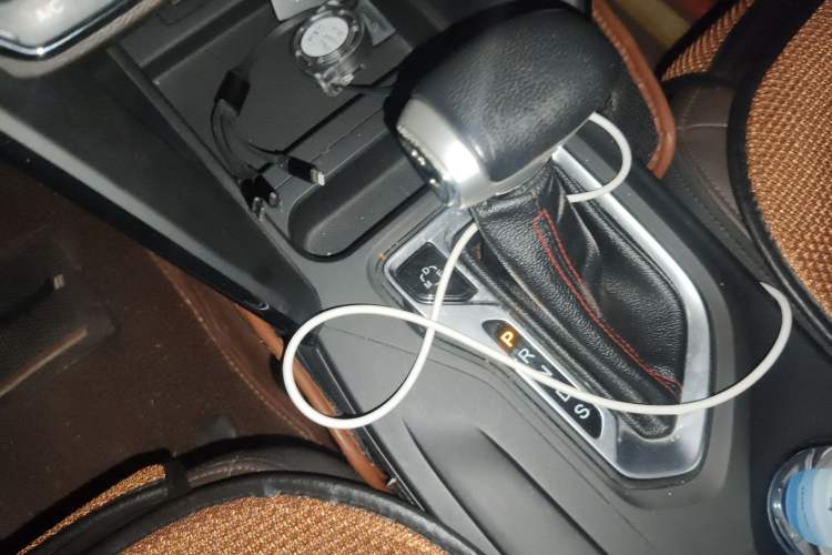 Used GAC Trumpchi GS4 2015 200T G-DCT Luxury Edition Gear Lever