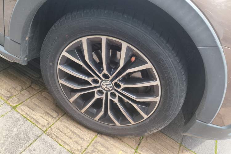 Used Volkswagen Cross Lavida 2014 1.6L Automatic Right Front Wheel Hub