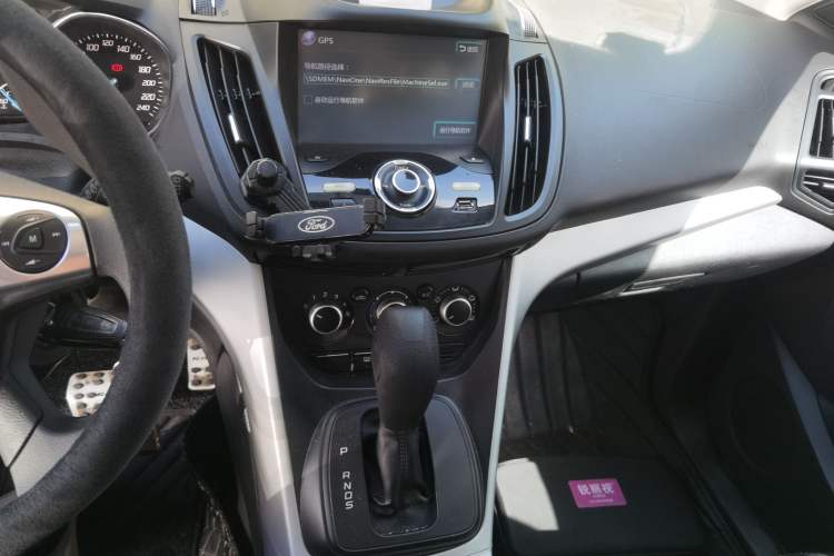 Used Ford Kuga 2013 1.6L GTDi Two-Wheel-Drive Comfort Model Audio And AC Panel