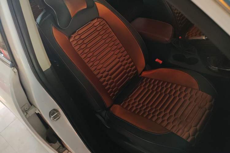 Used Zotye T600 2015 Family Edition 2.0T Manual Elite Version
