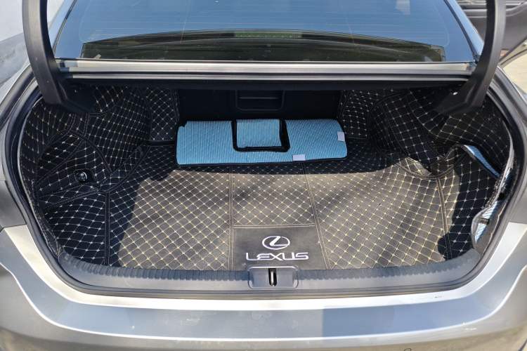 Used Lexus ES 2022 300h Excellence Edition
