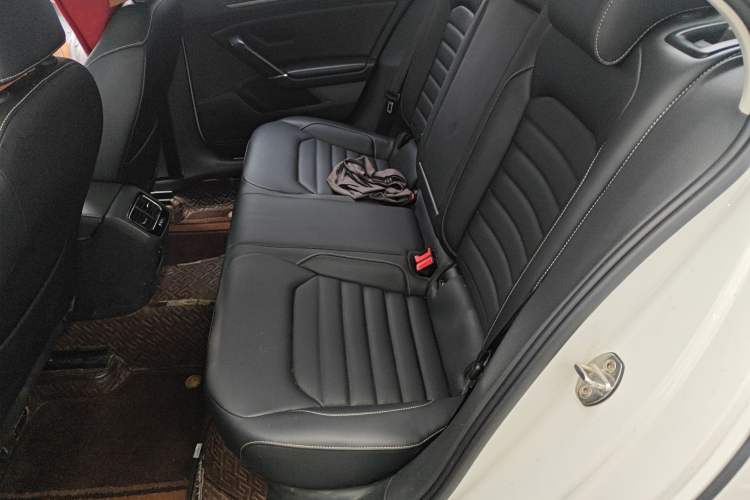 Used Volkswagen Lamando 2019 280TSI DSG Comfort Edition China VI standard Left Rear Seat