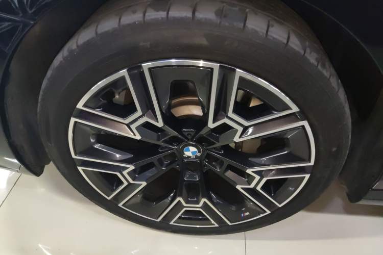 Used BMW 5 Series 2024 530Li Luxury Edition M Sport Package