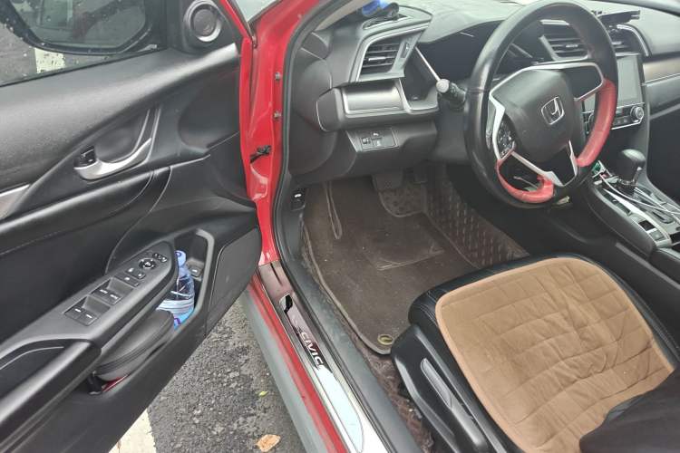 Used Honda Civic 2016 220TURBO CVT Luxury Edition Driver Seat