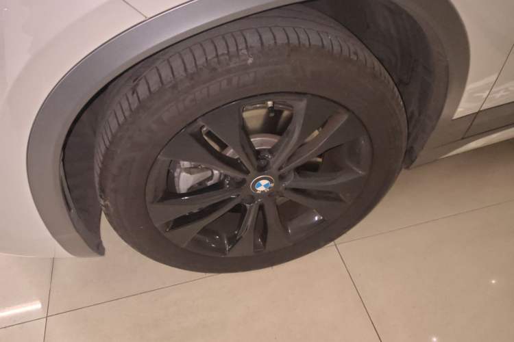 Used BMW X2 2021 Restyled sDrive25i M Sport Package Left Front Wheel Hub