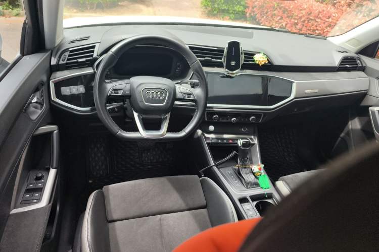 Used Audi Q3 2020 35 TFSI Fashion Dynamic Model
