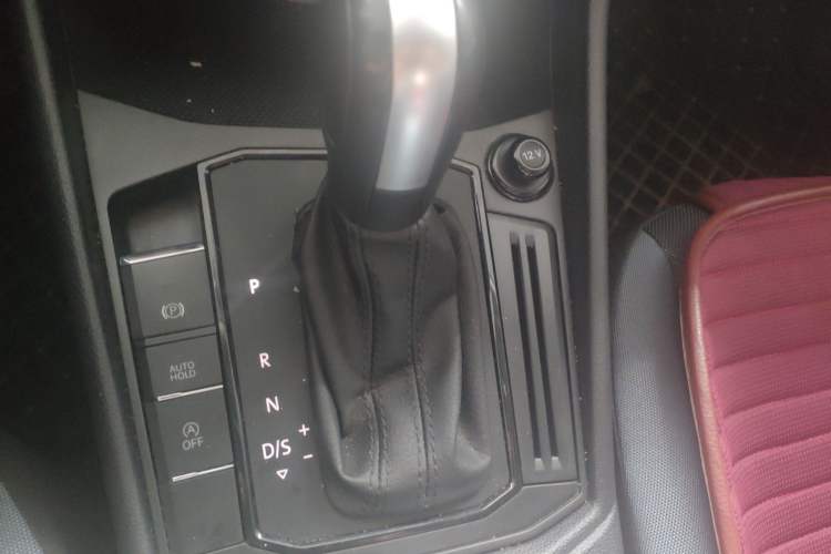 Used Volkswagen Lavida 2024 1.5L Automatic DeYi Edition Gear Lever