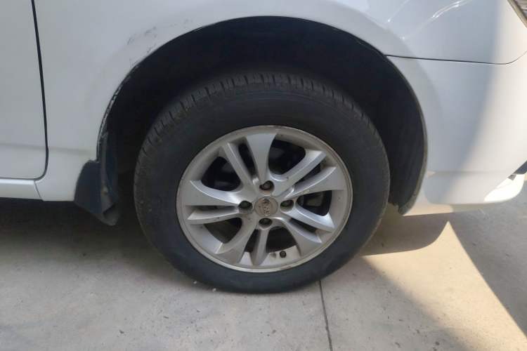 Used BYD F3 2014 1.5L Manual Luxury Model Right Front Wheel Hub