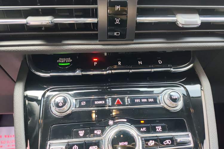 Used Lincoln Corsair 2021 2.0T Two-Wheel Drive Deluxe Edition Gear Lever