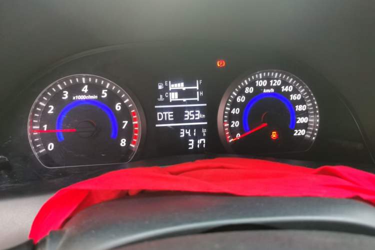 Used Zotye Z300 2014 1.6L Drive-Value Edition Automatic Elite Model
