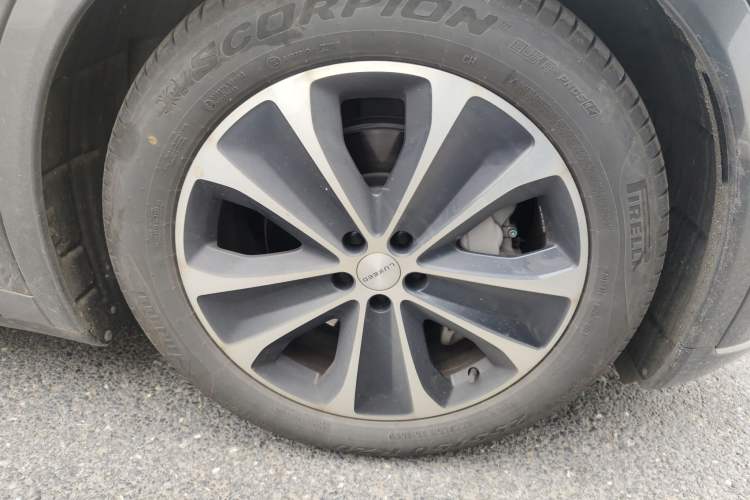 Used Hima Luxeed R7 2025 Range-Extended Version 251 km Max
