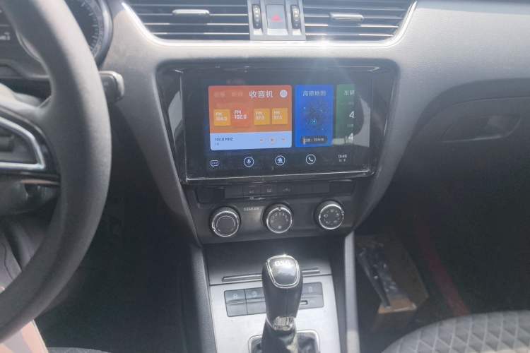 Used Skoda Octavia 2019 TSI230 DSG SmartDrive Luxury Edition China VI Audio And AC Panel