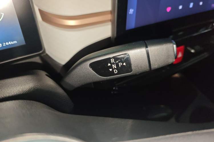 Used JAC Yiwei E10X 2024 Charming Edition 301km Lite