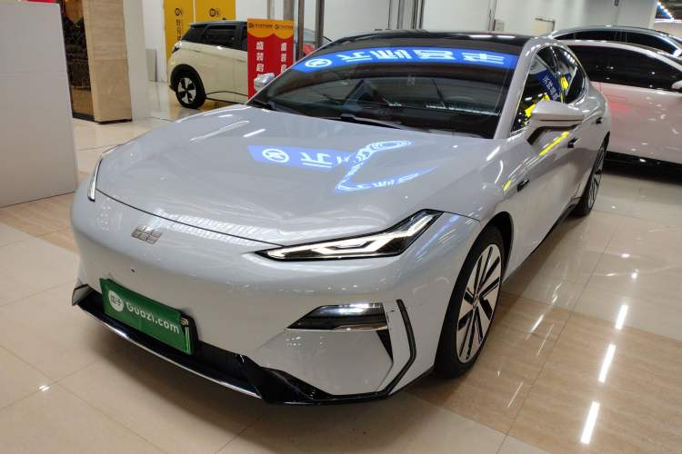 Used Geely Galaxy E8 2024 665 km Range Rear-Drive Starship Long-Range Version