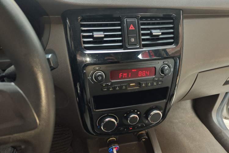 Used Wuling Rongguang V 2019 1.5L Standard Version China VI LAR