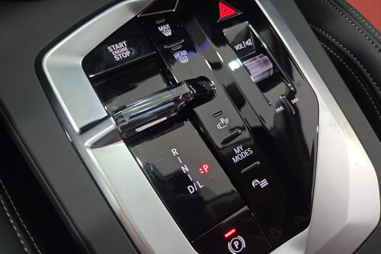 Used BMW 2 Series 2025 225L M Sport Night Edition Package Gear Lever