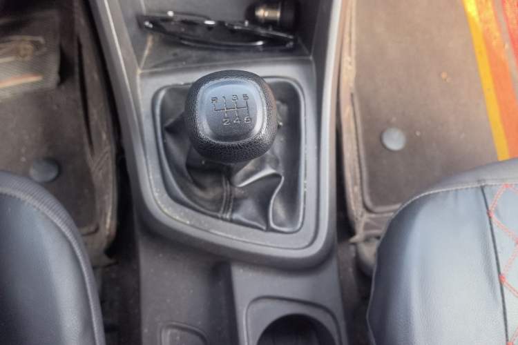 Used Wuling Hongguang V 2019 1.5L Jingqu Edition Sealed-Window Vehicle China VI LAR