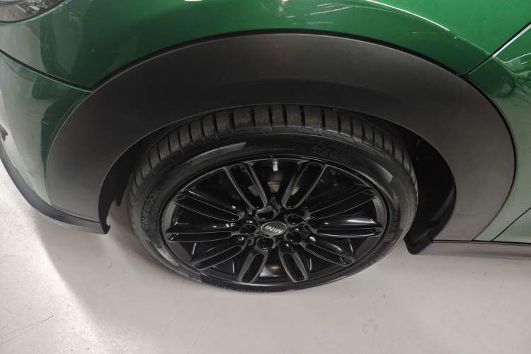 Used MINI MINI 2022 Updated 1.5T COOPER Artist Five-Door Edition