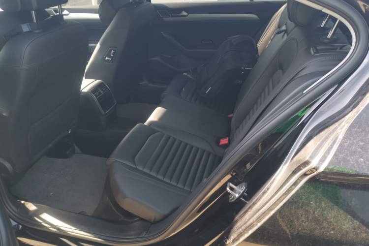 Used Volkswagen Magotan 2019 330TSI DSG Leading Model China VI Standard Left Rear Seat