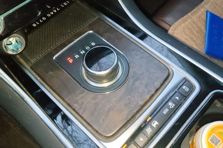 Used Jaguar XFL 2017 XFL 2.0T 240PS Luxury Edition Gear Lever