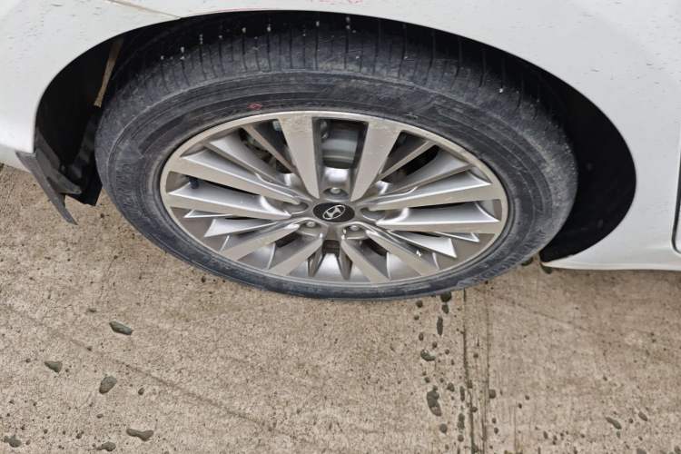 Used Hyundai Mistra 2017 1.8L Automatic Smart GLS China V Standard Right Rear Wheel Hub