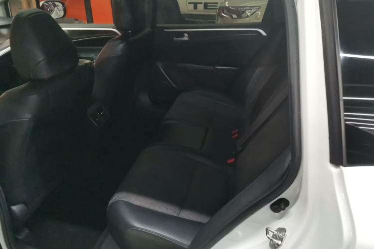 Used Honda Jade 2016 1.8L Automatic Comfort Elite Version 5 Seats
