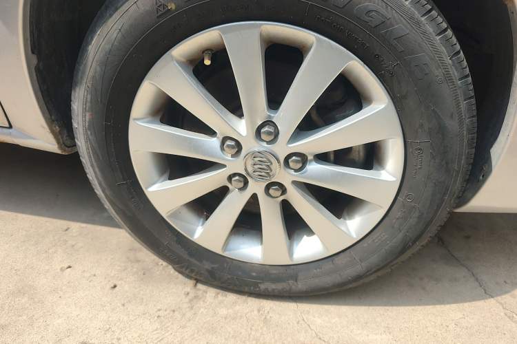 Used Buick GL8 2012 2.4L BASE Comfort Edition
