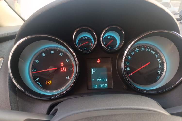 Used Buick GT 2012 XT 1.6L Automatic Fashion Edition Instrument Cluster