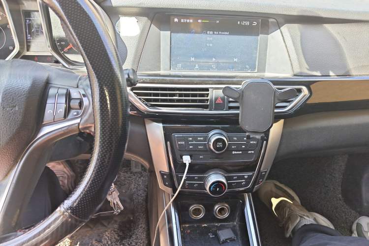 Used Zotye Domy X5 2015 1.5T Manual Luxury Version China IV Standard Audio And AC Panel