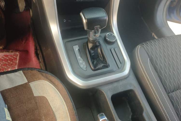 Used SAIC MAXUS T70 2021 2.0T Diesel Automatic 4x4 Advanced Version with Long Bed and High Ground Clearance
