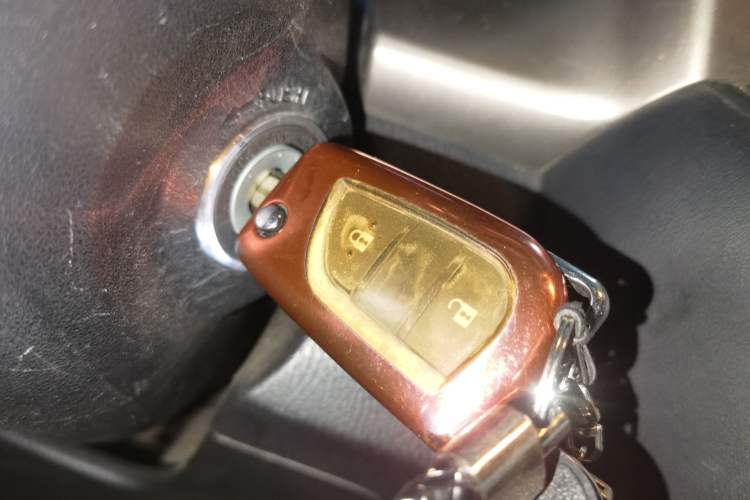 Used Toyota RAV4 2015 2.0L CVT Two-Wheel Drive Fashion Edition