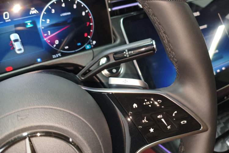 Used Mercedes-Benz E-Class 2025 Year Restyled E 260 Sport Edition Gear Lever