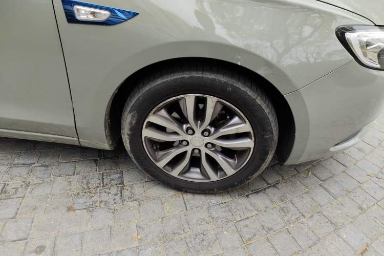 Used Buick GT 2019 18T Automatic Connected Flagship Version China V Standard Right Front Wheel Hub