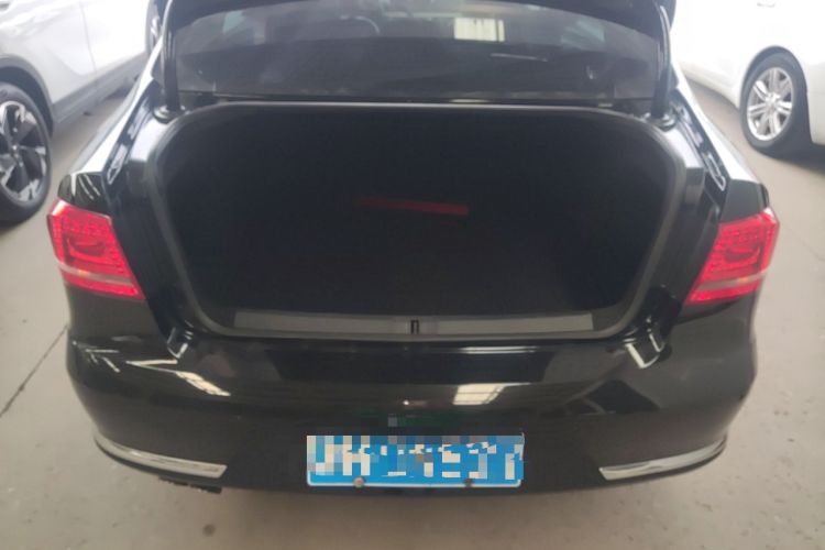 Used Volkswagen Magotan 2015 1.8TSI Advanced Model Trunk