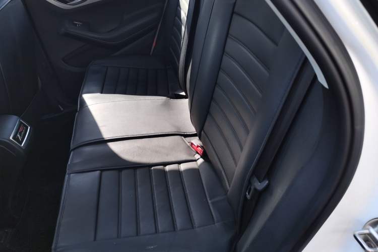 Used Zotye SR7 2016 1.5T CVT Cube Heart Edition China IV Standard
