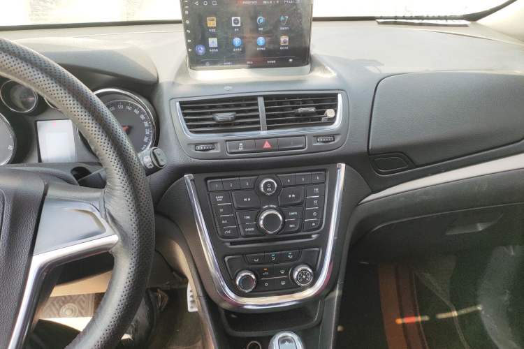 Used Buick Encore 2013 1.4T Automatic Two-Wheel Drive Elite Model Audio And AC Panel