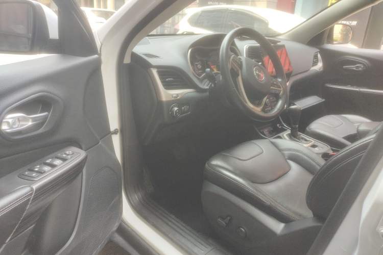 Used Jeep Cherokee 2017 2.4L Leading Edition